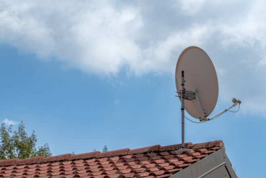 Installation d’antennes et paraboles en Charente-Maritime : améliorez votre réception TV avec IMAVELEC